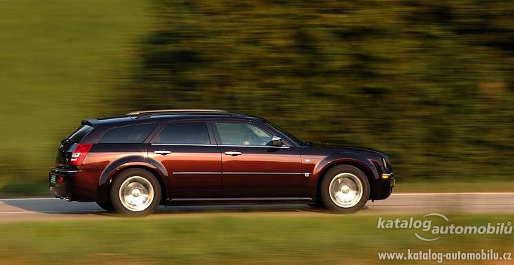 chrysler-300c-touring-61-v8-srt8-9785