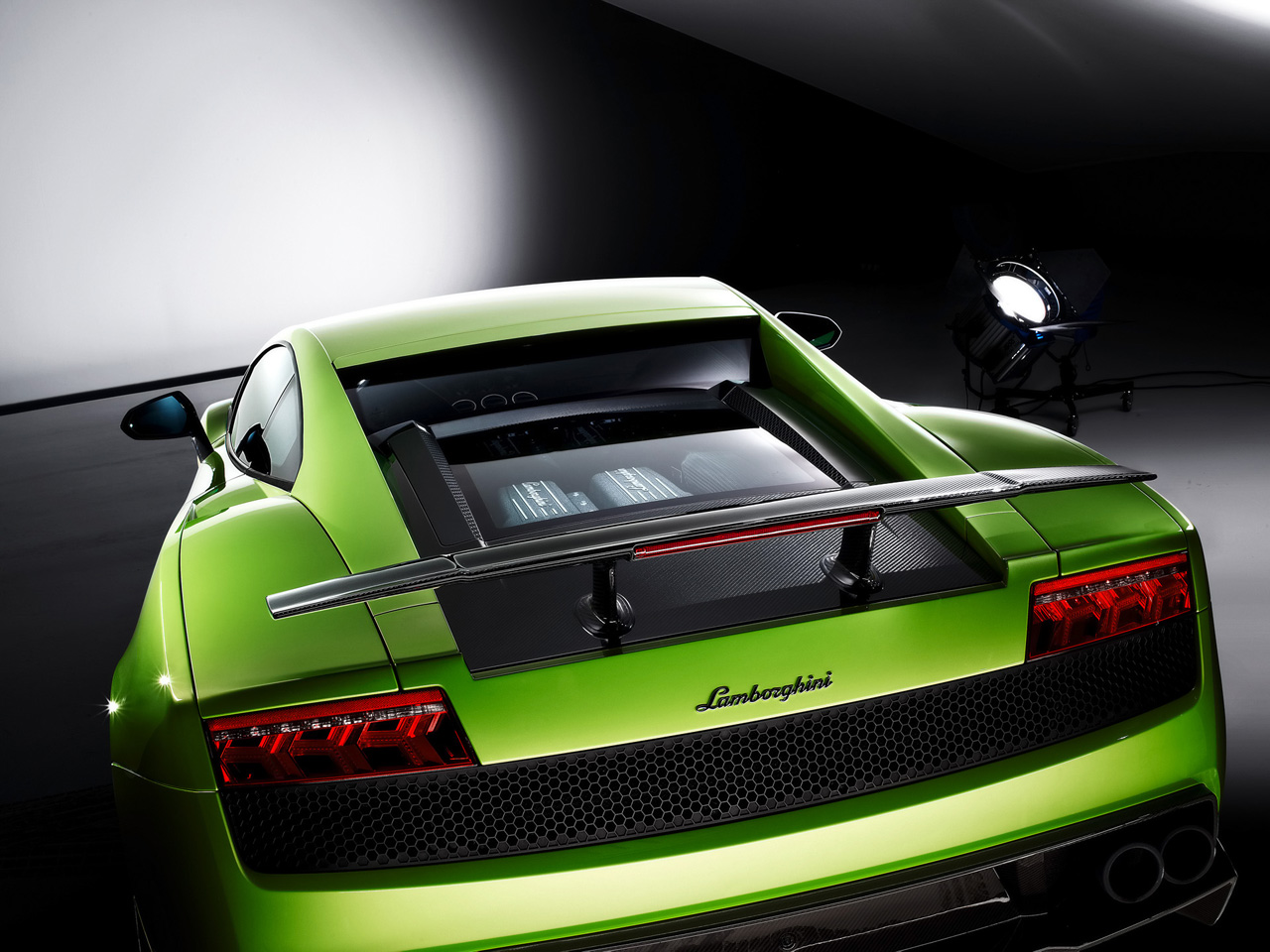 lamborghini-gallardo-lp-570-4-superleggera-2010-9